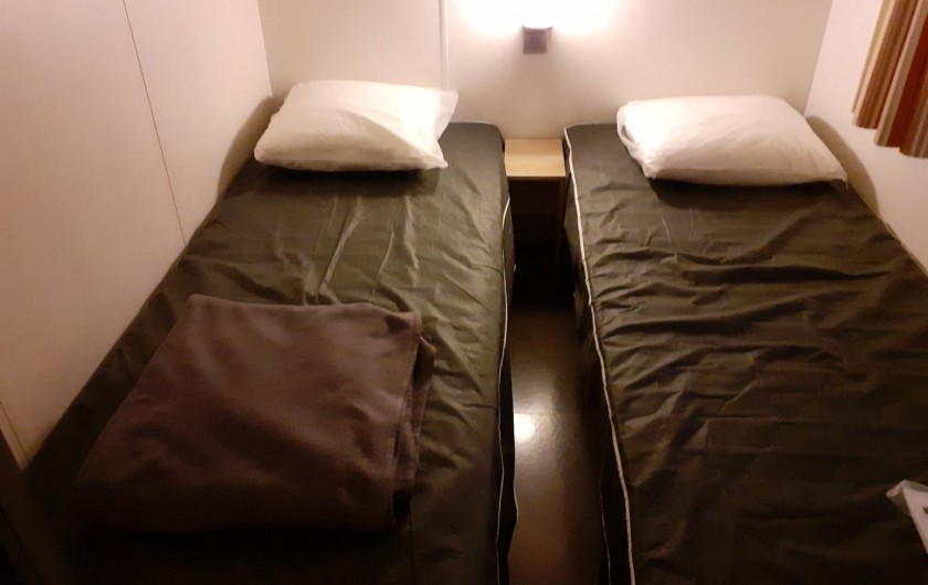 Location de vacances - Bungalow - Mobilhome à Camiers - 2 chambre avec 2 lits simples