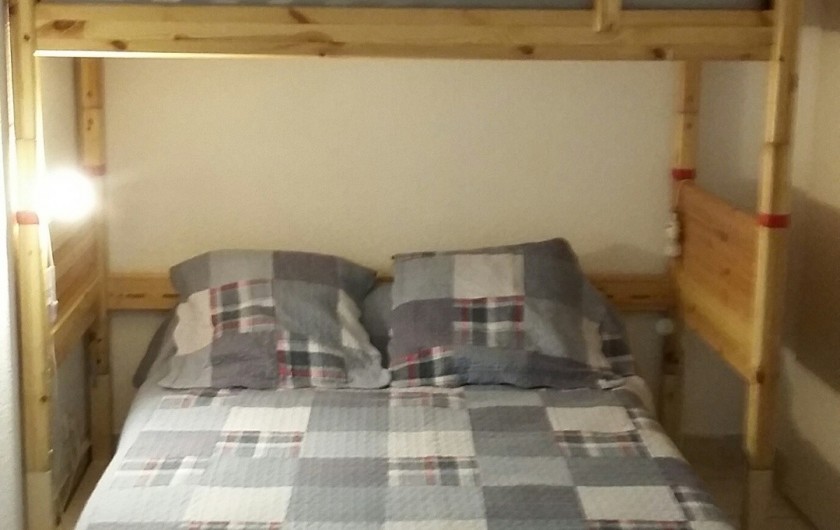 Location de vacances - Appartement à Saint-Aygulf - Chambre adultes et ou Enfants (3) avec lit superposé