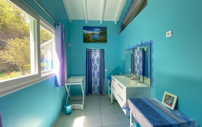 Location de vacances - Gîte à Le Gosier - Salle d'eau de la chambre XXL de 50m2