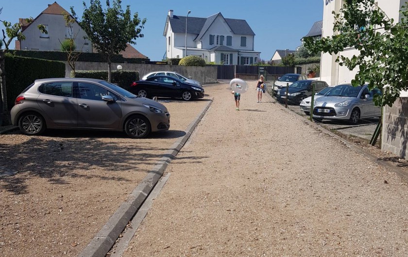 Location de vacances - Appartement à Blonville-sur-Mer - Parking privatif avec accès direct à la plage