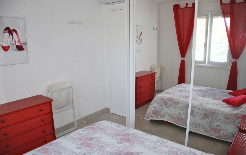 Location de vacances - Appartement à Saint-Aygulf - Chambre à coucher lit de 1,40