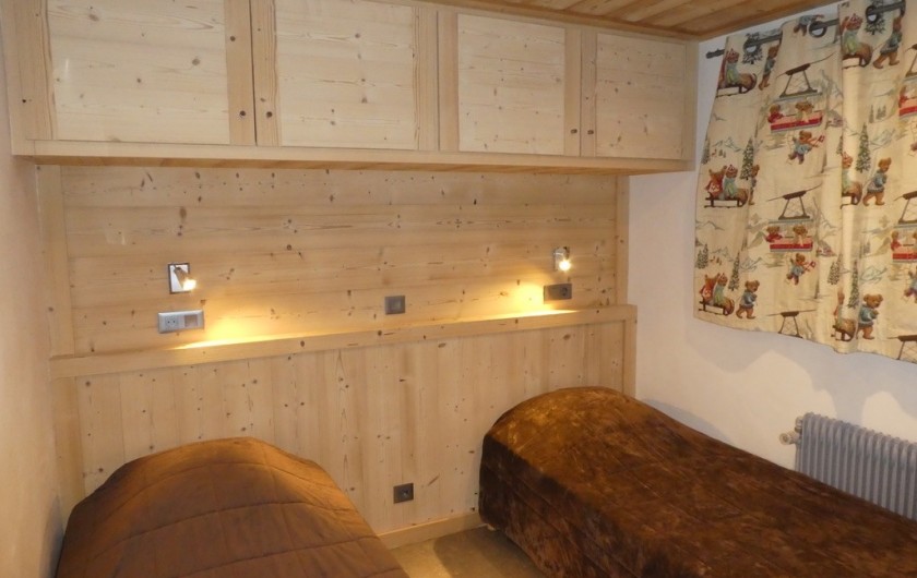 Location de vacances - Appartement à Méribel - Triolets - Chambre 3 lits simples