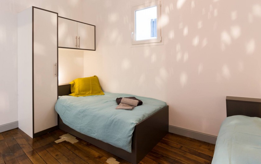 Location de vacances - Appartement à Charleville-Mézières - Chambre des jumeaux avec 2 lits de 90 X 200 cm