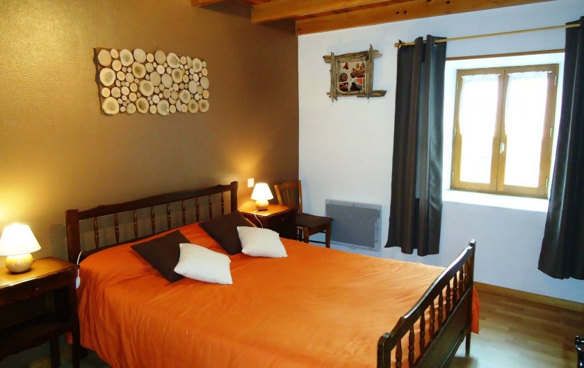 Location de vacances - Gîte à Saint-Privat-du-Dragon - Chambre avec lit 140 x 190