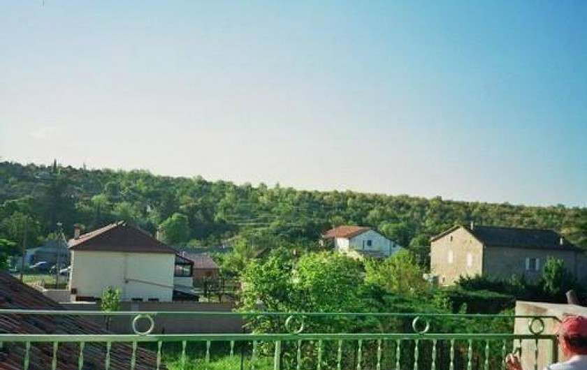 Location de vacances - Mas à Saint-Paul-le-Jeune - vue de la terrasse  (acces par la cuisine )