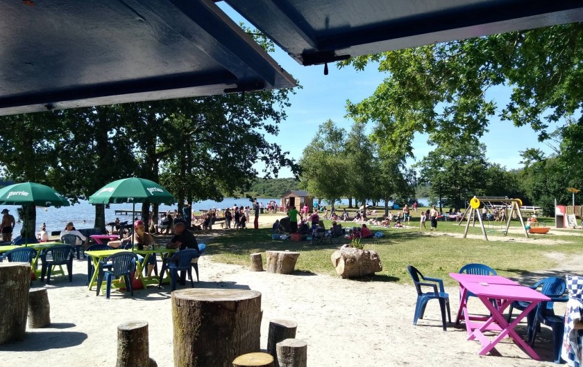 Location de vacances - Bungalow - Mobilhome à Priziac - bar snack sur le lac du bel air bretagne camping nature