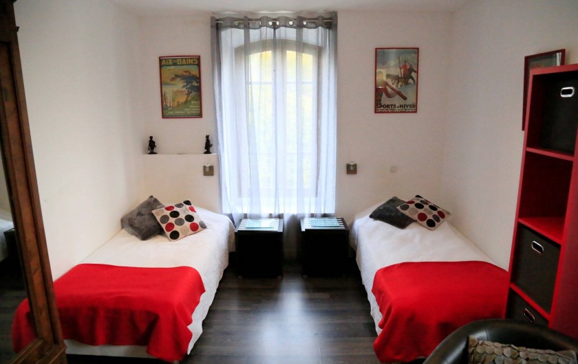Location de vacances - Villa à Aix-les-Bains - La chambre avec coin salon tv du studio 3
