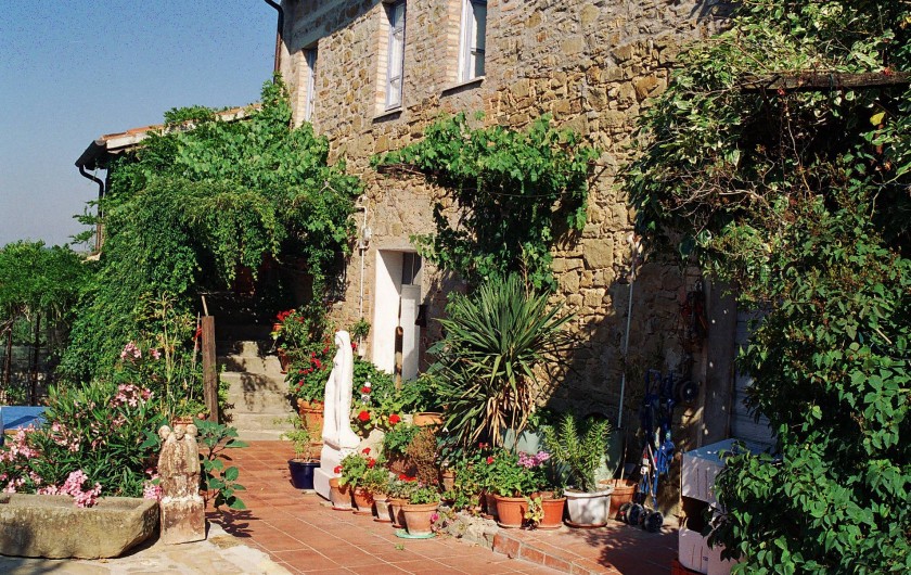 Location de vacances - Appartement à Castel Rigone - Vue extérieure La Rogaia