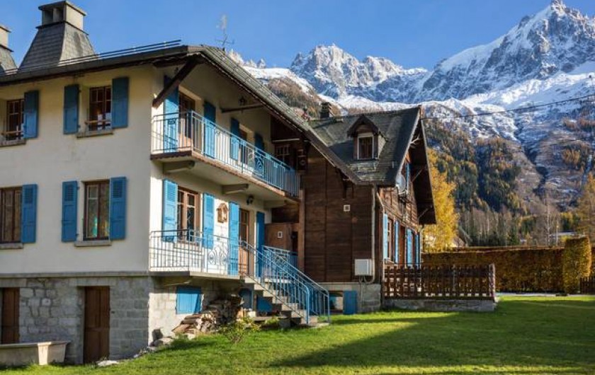 Location de vacances - Chalet à Chamonix-Mont-Blanc - Façade Ouest du chalet
