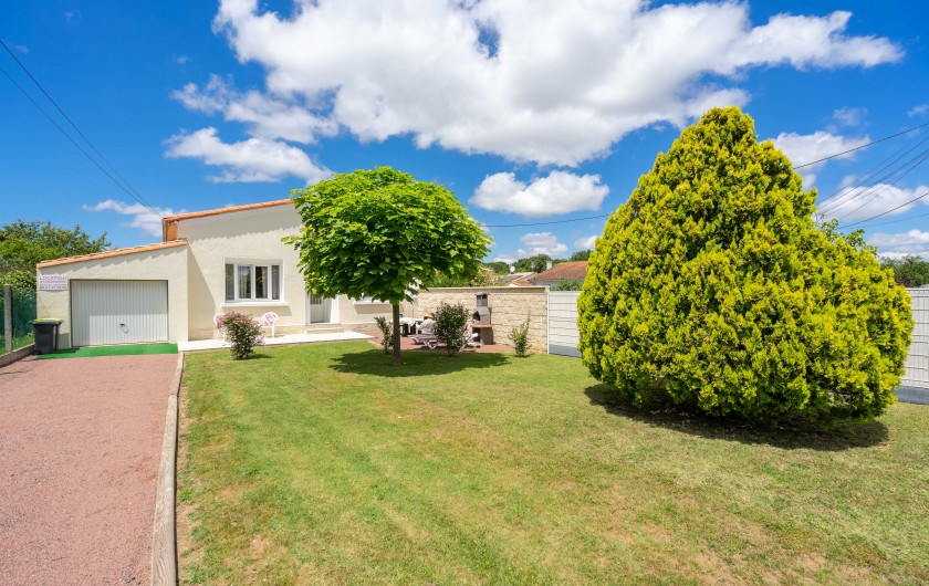 Location de vacances - Maison - Villa à Saint-Palais-sur-Mer - Allée pour le garage