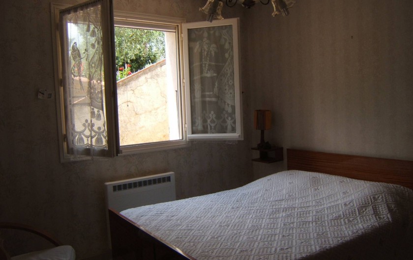 Location de vacances - Appartement à Sospel - Chambre à coucher