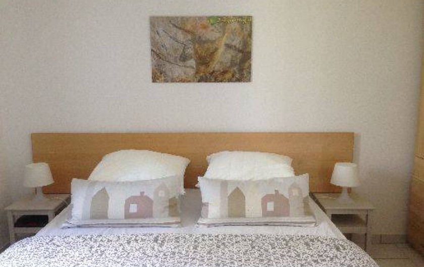 Location de vacances - Gîte à Corgnac-sur-l'Isle - Chambre 1 avec grand lit pouvant se séparer en 2 lits de 80*200