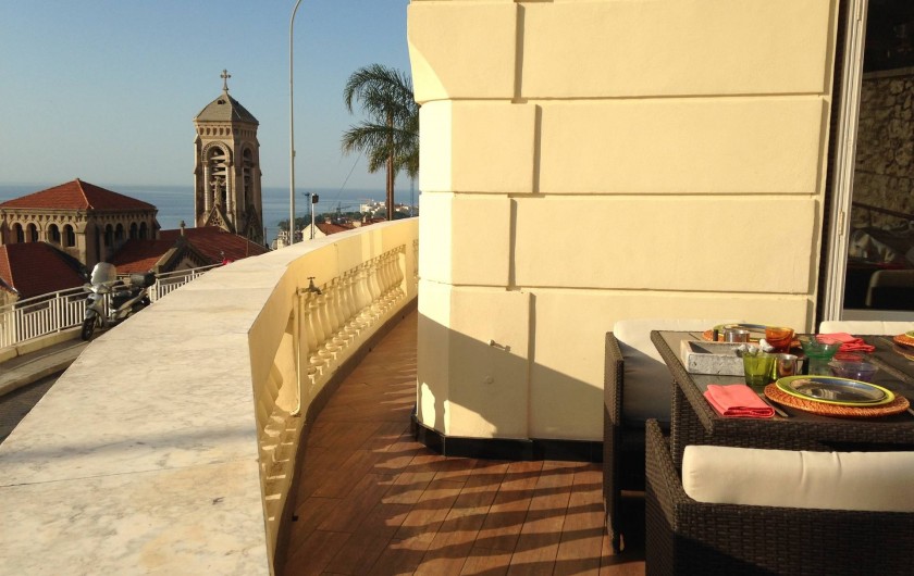 Location de vacances - Appartement à Monaco-Ville - petit déjeuner au soleil ds le grand appartement