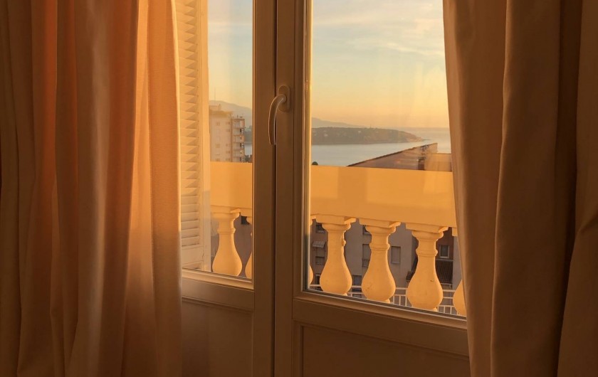Location de vacances - Appartement à Monaco-Ville - la vue vers l'Italie et anla Mer