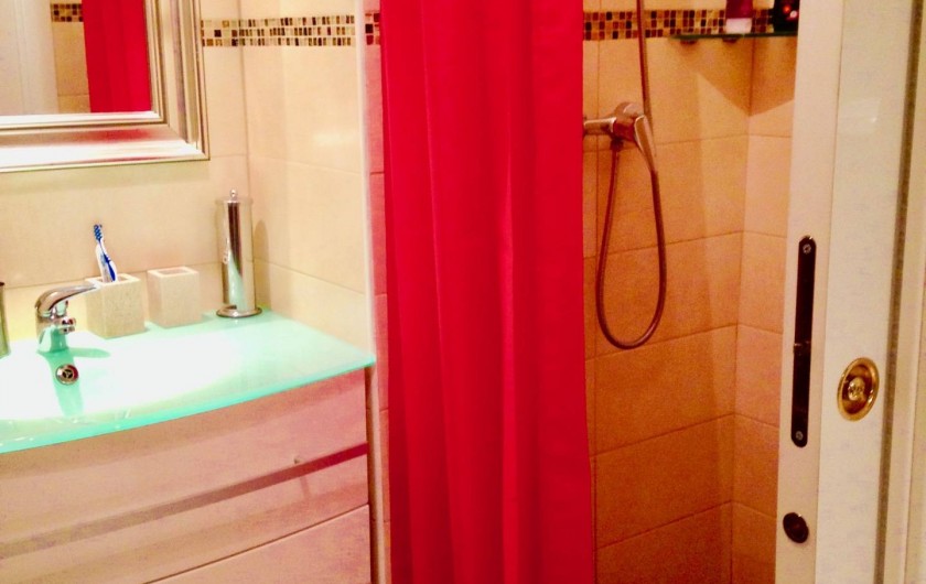 Location de vacances - Appartement à Monaco-Ville - salle d'eau grande douche