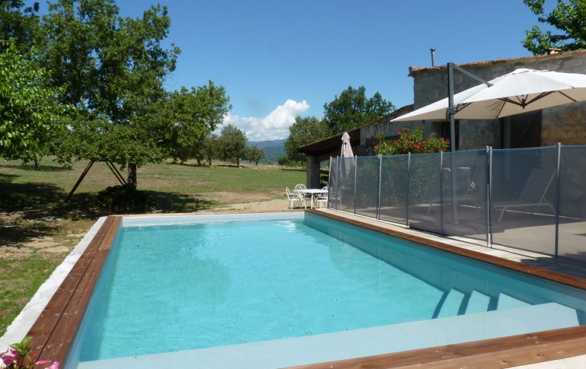Location de vacances - Villa à Labeaume - piscine avec sécurité enfant sans vis à vis