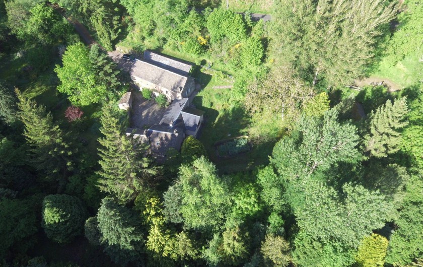 Location de vacances - Chambre d'hôtes à Saint-Laurent-de-Lévézou - Vue aérienne de La Melière