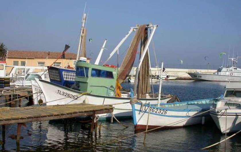 Location de vacances - Appartement à Hyères - Le petit port de pêche des Salins D'Hyeres   (Port Pothuau)
