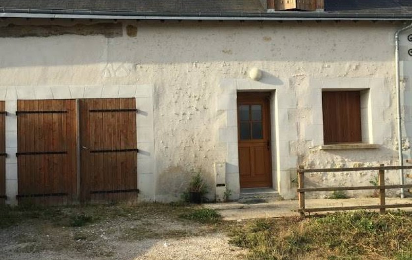 Location de vacances - Maison - Villa à Souvigny-de-Touraine - Façade de la maison : Grange restaurée à l'ancienne