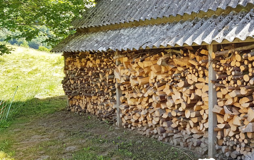 Location de vacances - Gîte à Sainte-Marie de Campan - du bois pour faire quelques flambées dans la cheminée !