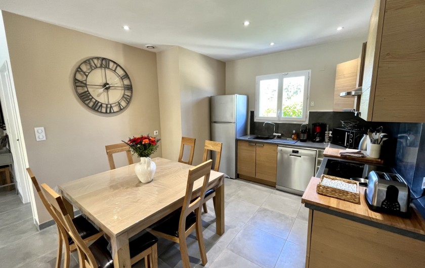 Location de vacances - Villa à Pernes-les-Fontaines - Cuisine équipée et salle à manger