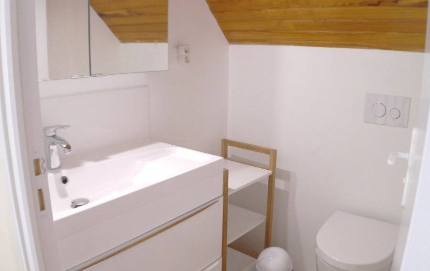 Location de vacances - Maison - Villa à Fouesnant - Pièce d'eau avec WC et lavabo - à l'étage