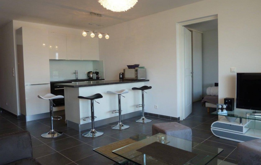 Location de vacances - Appartement à Calvi - Cuisine équipée ouverte sur salon