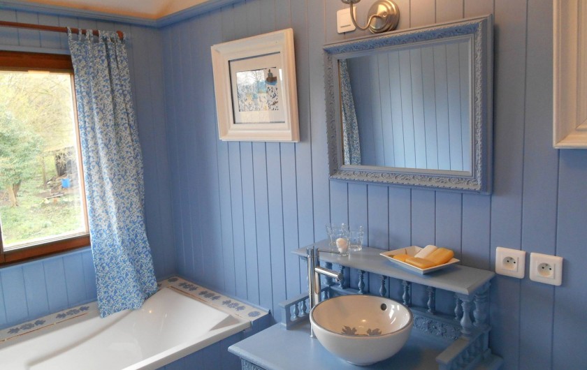 Location de vacances - Gîte à Pont-l'Évêque - Salle de bains étage (baignoire + toilette + lavabo)