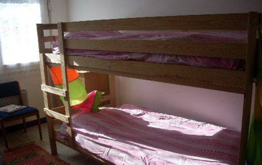 Location de vacances - Maison - Villa à Dolus-d'Oléron - la chambre d'enfants avec 4 lits superposés