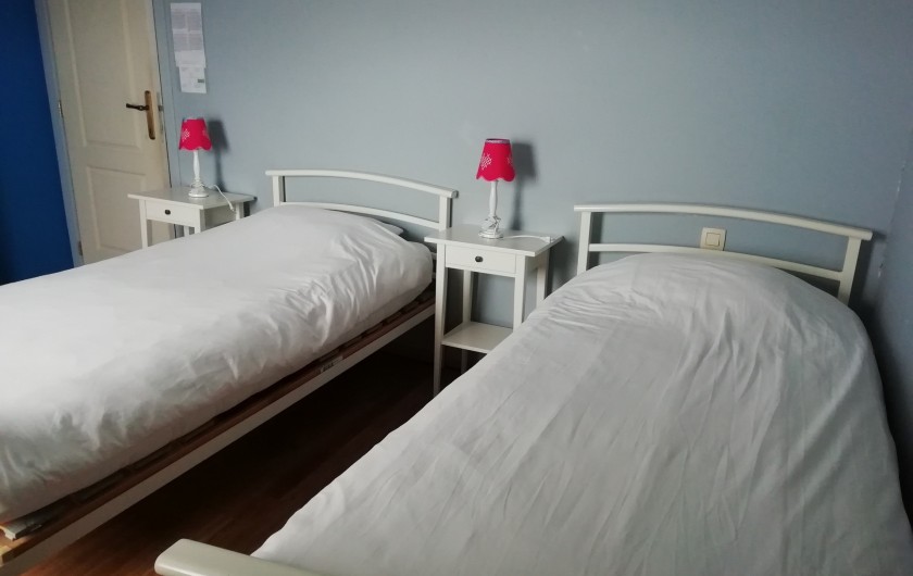 Location de vacances - Gîte à Paliseul - chambre avec deux lits simples au premier étage