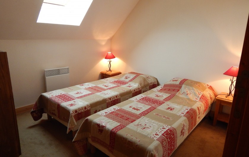 Location de vacances - Appartement à Loudenvielle - Seconde chambre avec 2 lits simples.