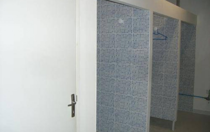 Location de vacances - Gîte à Cormoyeux - 3 douches, 2 wc et 3 lavabos