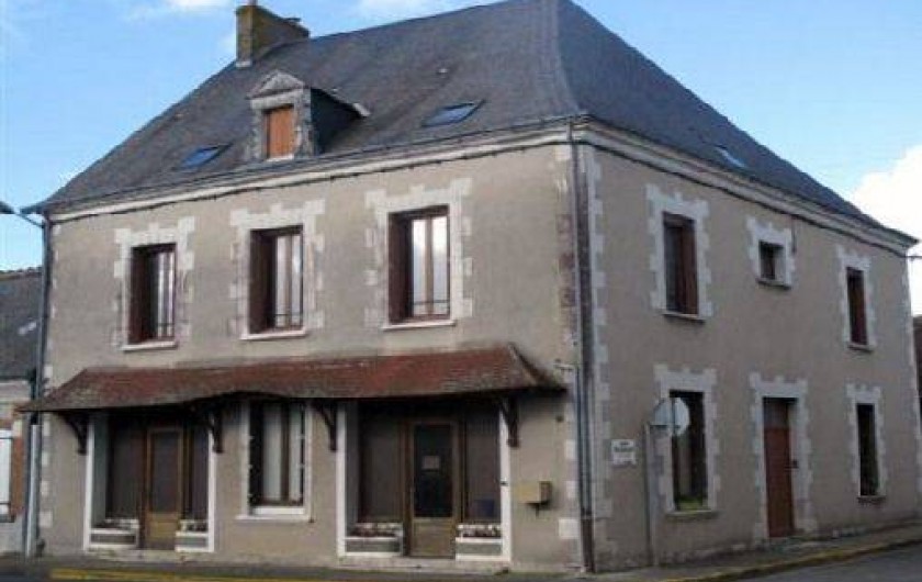 Location de vacances - Villa à Saint-Nicolas-des-Motets - façade extérieur