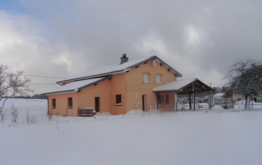 Location de vacances - Chalet à Le Clerjus - coté ouest en hiver