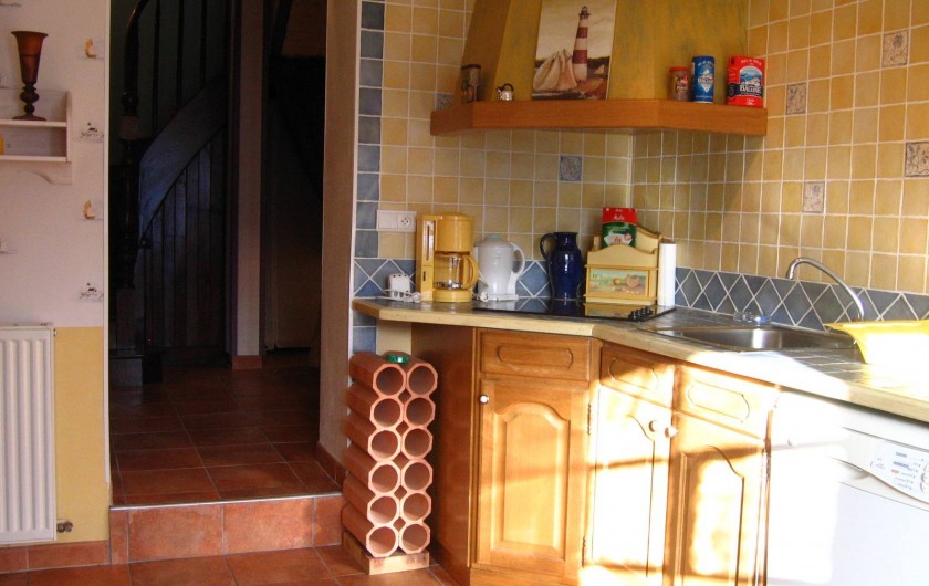 Location de vacances - Appartement à Argelès-Gazost - cuisine indépendante au fond l'entrée