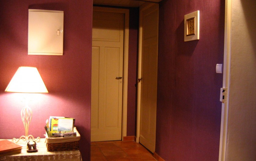 Location de vacances - Appartement à Argelès-Gazost - entrée en bas de l'escalier