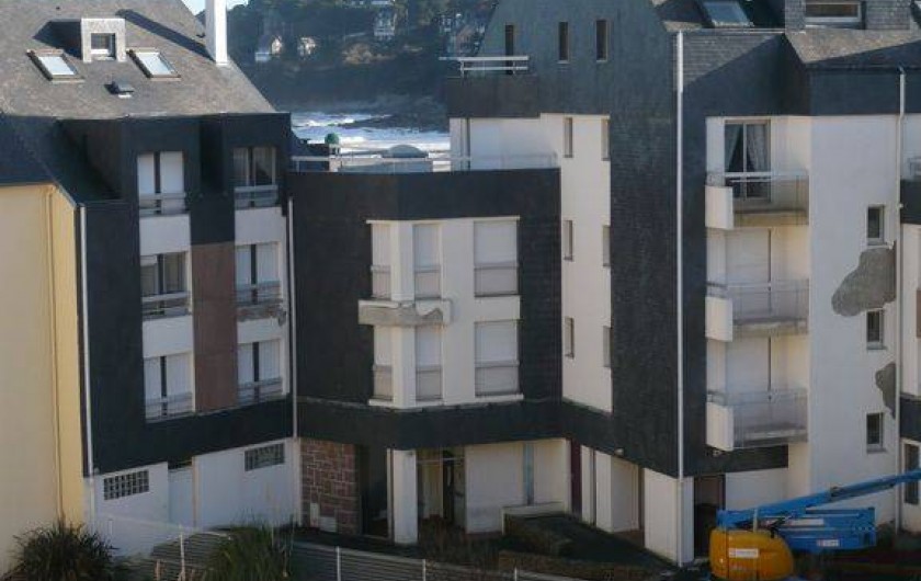 Location de vacances - Appartement à Perros-Guirec - Petite vue mer du balcon