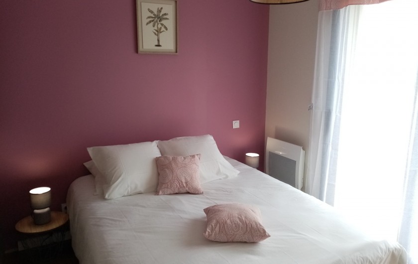 Location de vacances - Villa à Saint-Thomas - Chambre rose avec lit en 160 ou 2 lits en 80, exposée sud avec accès terrasse