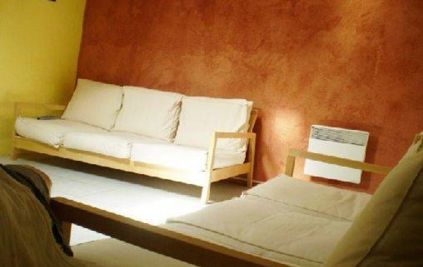 Location de vacances - Appartement à Éguilles - Le salon TV, 2 Sofas 3 places, Grand écran de 120 cm, 3D