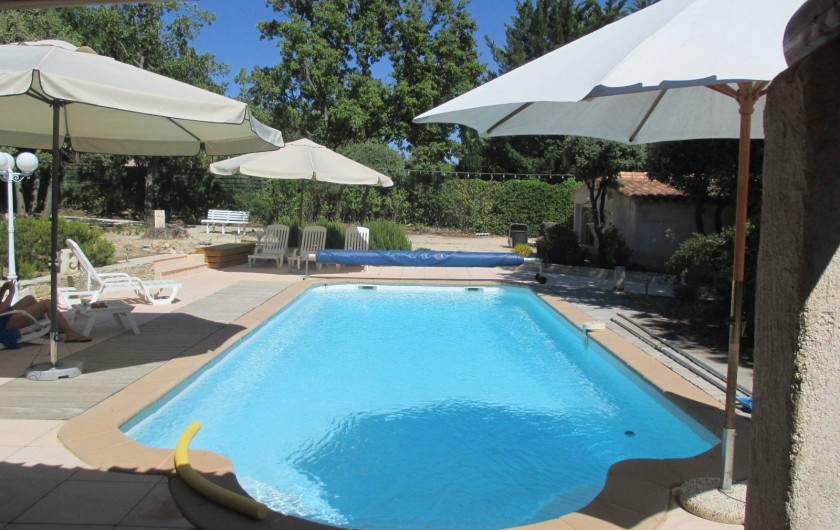 Location de vacances - Appartement à Éguilles - Une piscine de 11,70 x 4,20, avec pour chacun de vous un transat, (alarme NF.)
