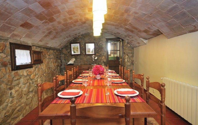 Location de vacances - Mas à Sant Antoni de Calonge - Magnifique salle a manger chic, minimaliste, élégant et d'esprit rustique.