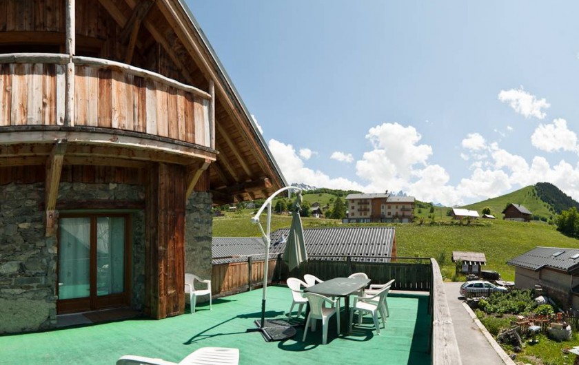 Location de vacances - Appartement à Albiez-le-Vieux - vue terrasse été