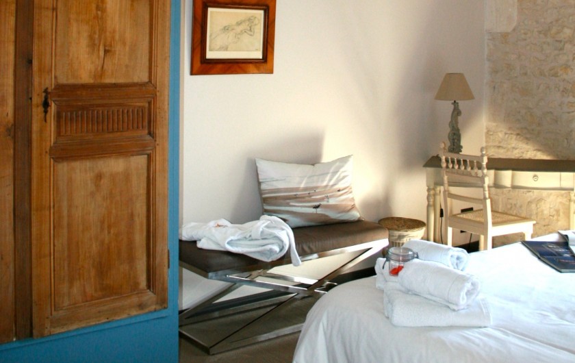 Location de vacances - Chambre d'hôtes à Marsilly - bleu et bois tout en douceur