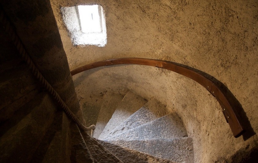 Location de vacances - Chambre d'hôtes à Brenthonne - Escalier à vis (13ème siècle) pour accès aux chambres