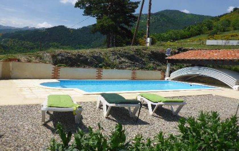 Location de vacances - Gîte à Prats-de-Mollo-la-Preste - La piscine avec terrasse.