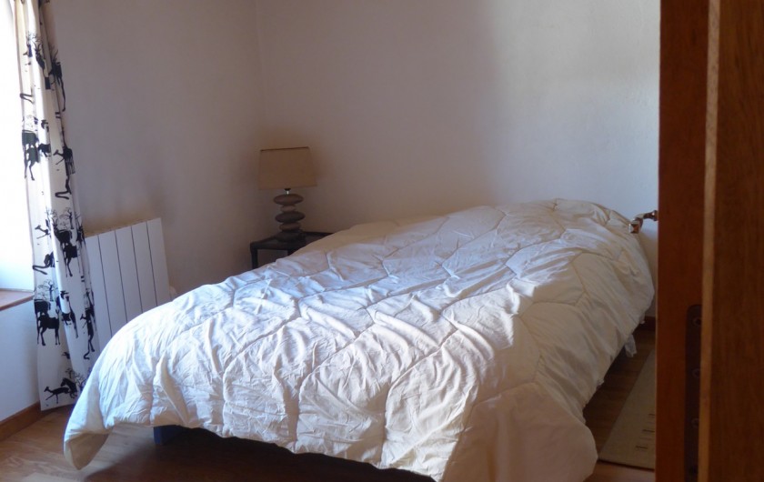 Location de vacances - Appartement à Embrun - Lit double dans la chambre, draps fournis