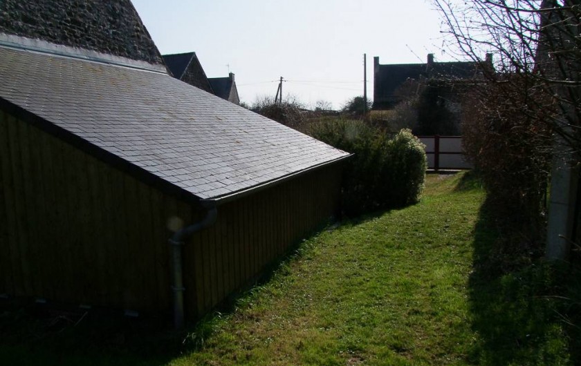 Location de vacances - Gîte à Pleudihen-sur-Rance - Garage côté est
Plantes aromatique
menthe
céleri branche
oseille, origan

