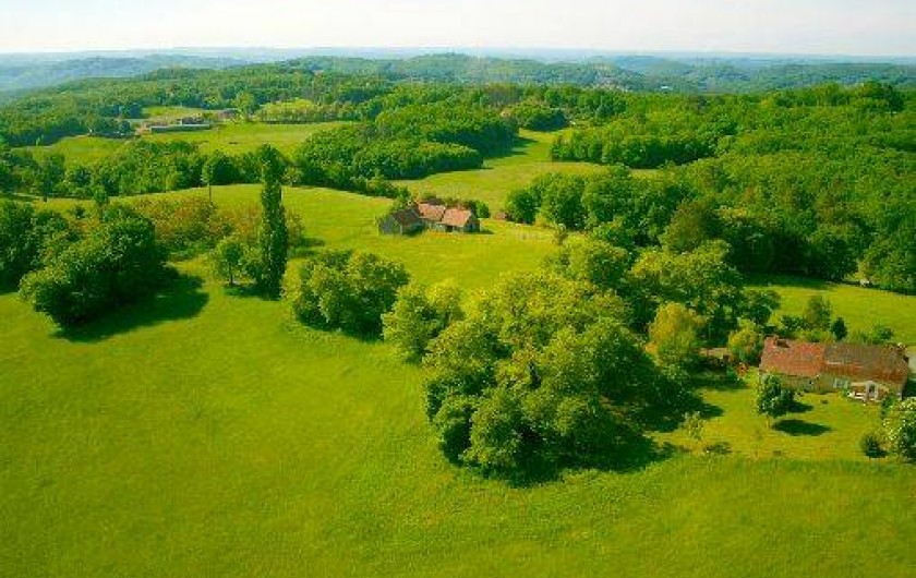 Location de vacances - Villa à Simeyrols - Ecrin dans un environnement calme et verdoyant