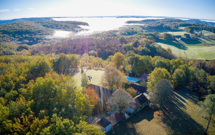 Location de vacances - Villa à Simeyrols - Location dans  propriété de 7ha : 2 gites 1 Roulotte 1 chambre & 15 pers max