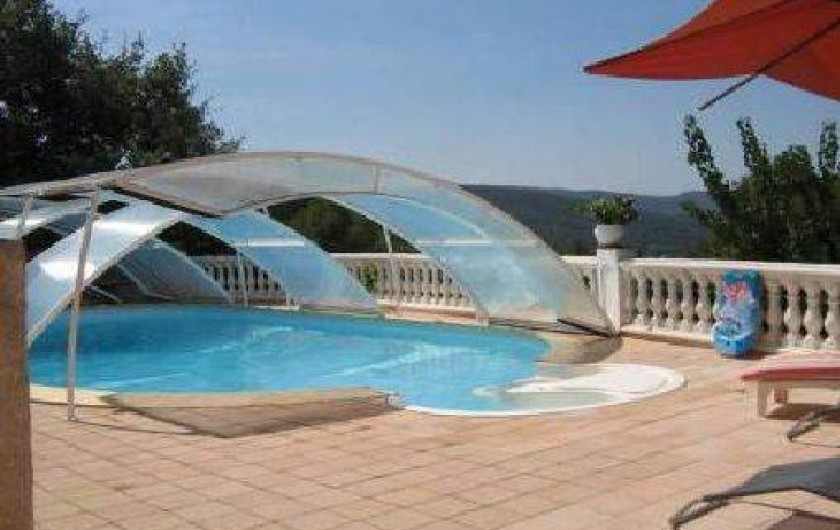 Location de vacances - Villa à Pierrefeu-du-Var - Piscine avec protection